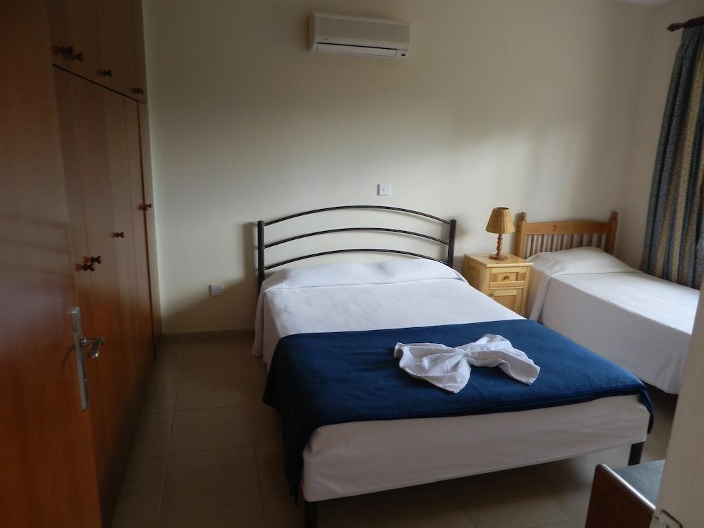 Byreva Apartments Paphos Eksteriør billede