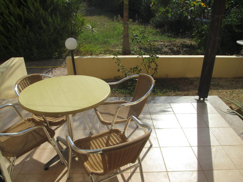 Byreva Apartments Paphos Værelse billede